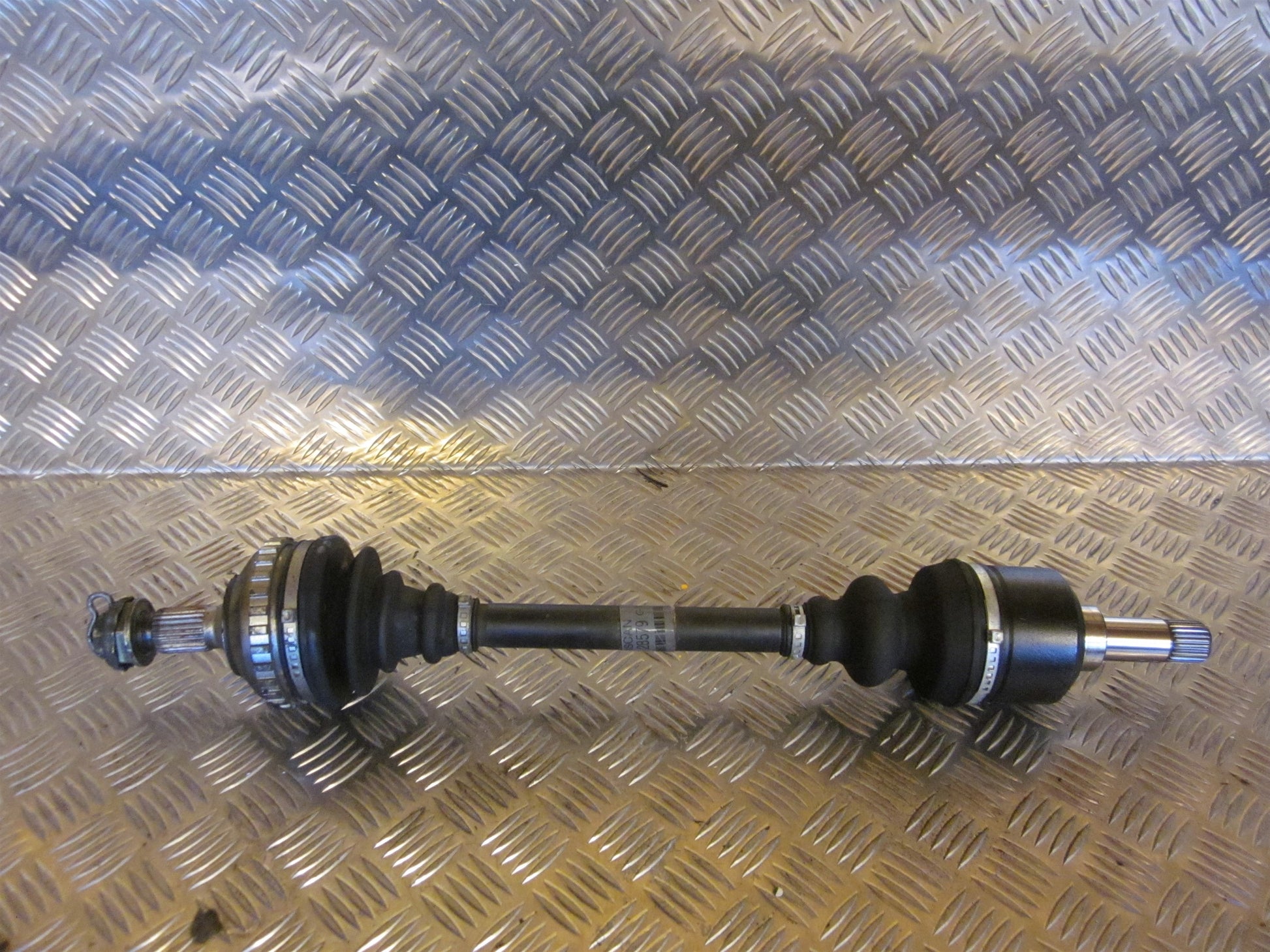 Peugeot 406 Trækaksel For V Med OEM Nr. Ophugger Fra Peugeot Ophugger