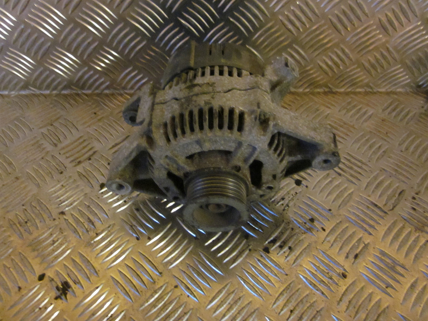 Opel Astra F Generator Med OEM Nr. 0123122001 Fra Opel Ophugger