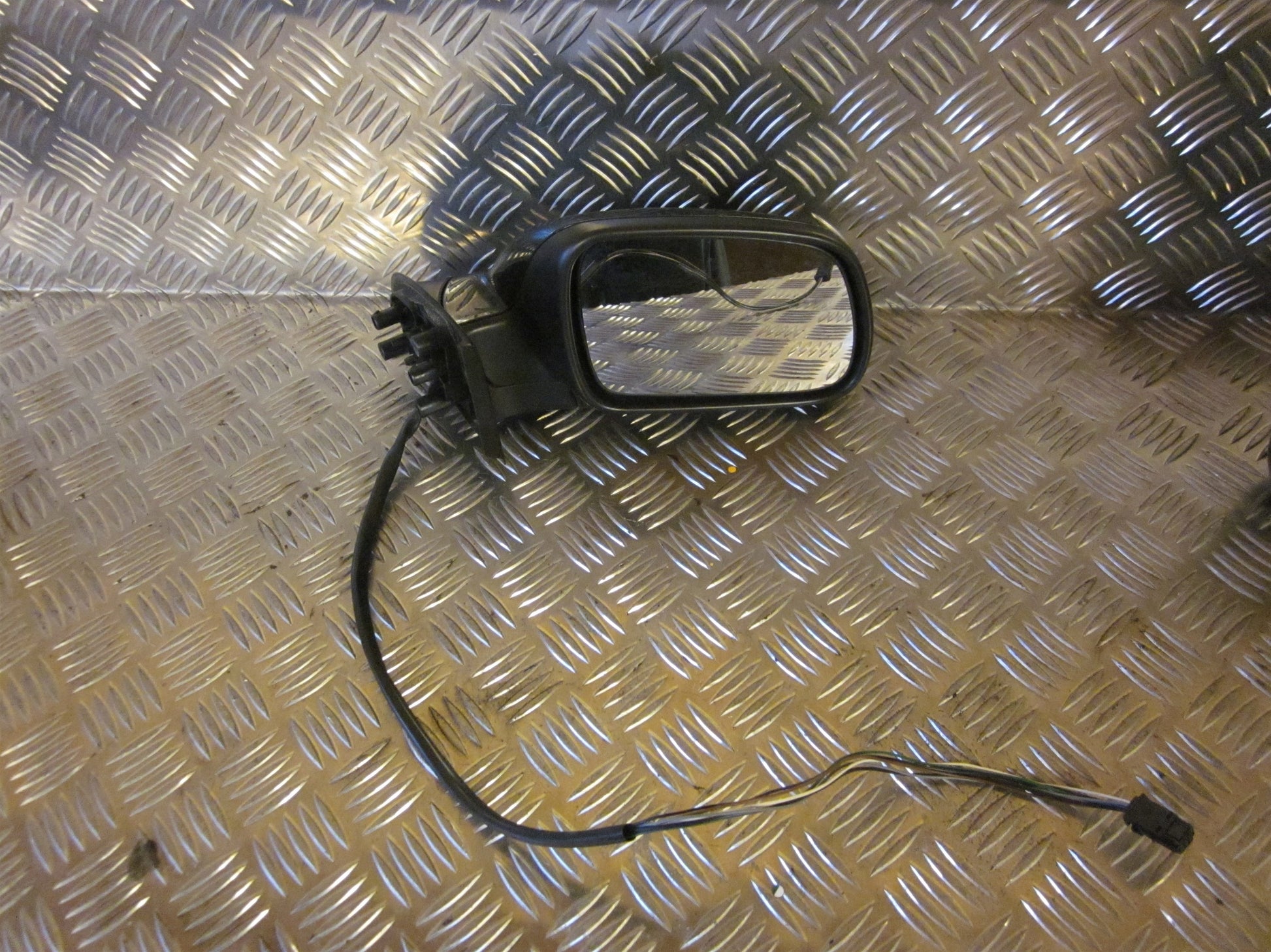 Peugeot 307 Sidespejl Med OEM Nr. 8149AX Fra Peugeot Ophugger