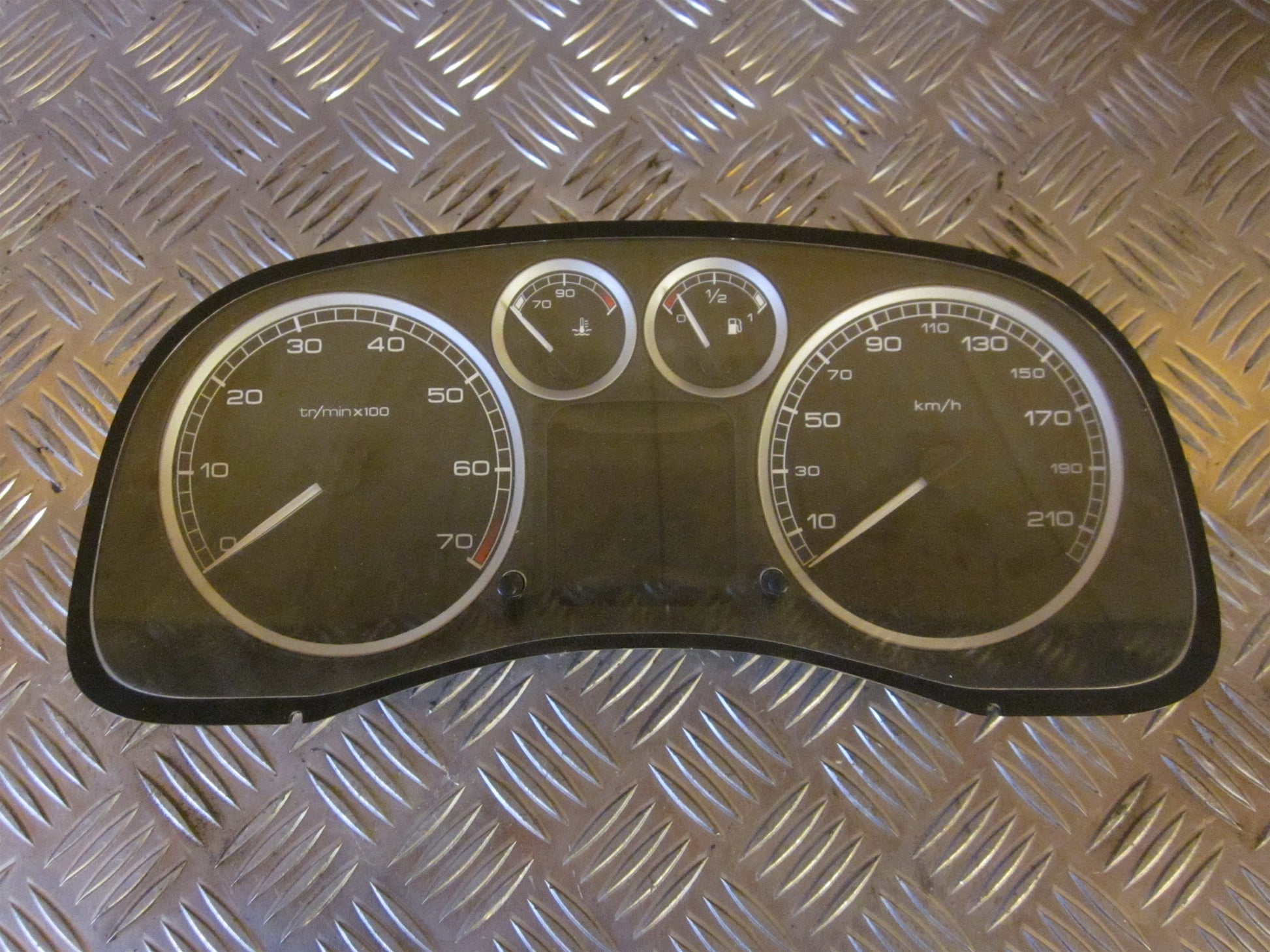 Peugeot 307 Speedometer - Instrument Med OEM Nr. 6106J7 Fra Peugeot Ophugger
