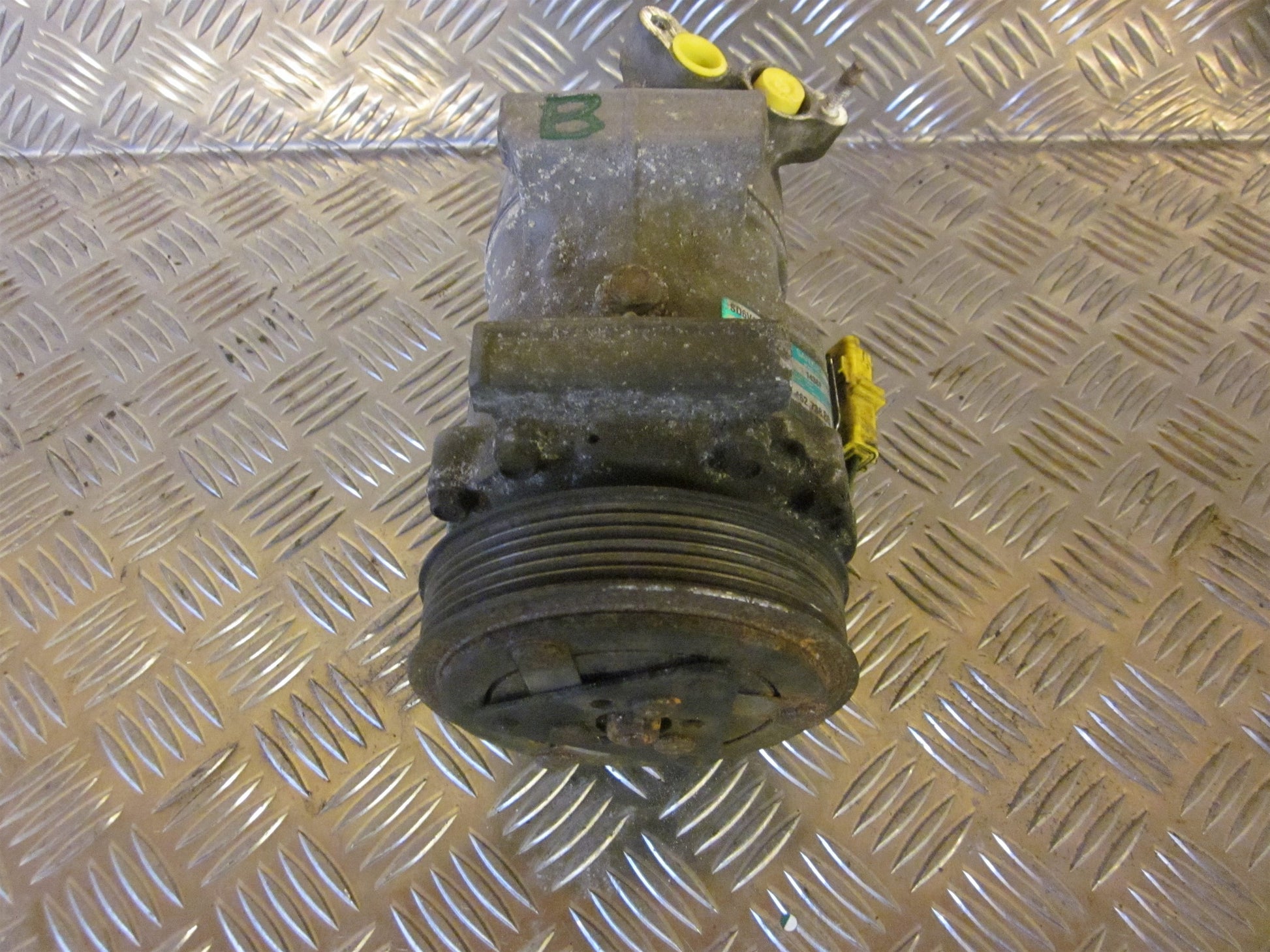 Peugeot 307 Aircondition Pumpe Med OEM Nr. 96426273880 Fra Peugeot Ophugger