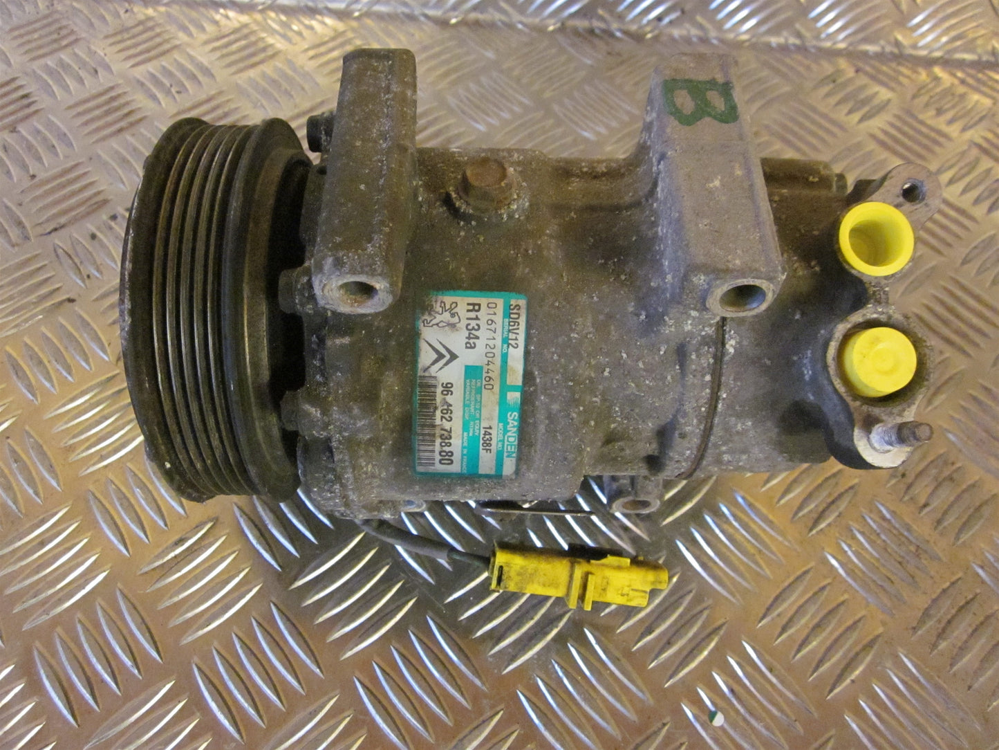 Peugeot 307 Aircondition Pumpe Med OEM Nr. MODEL1438F Fra Peugeot Ophugger