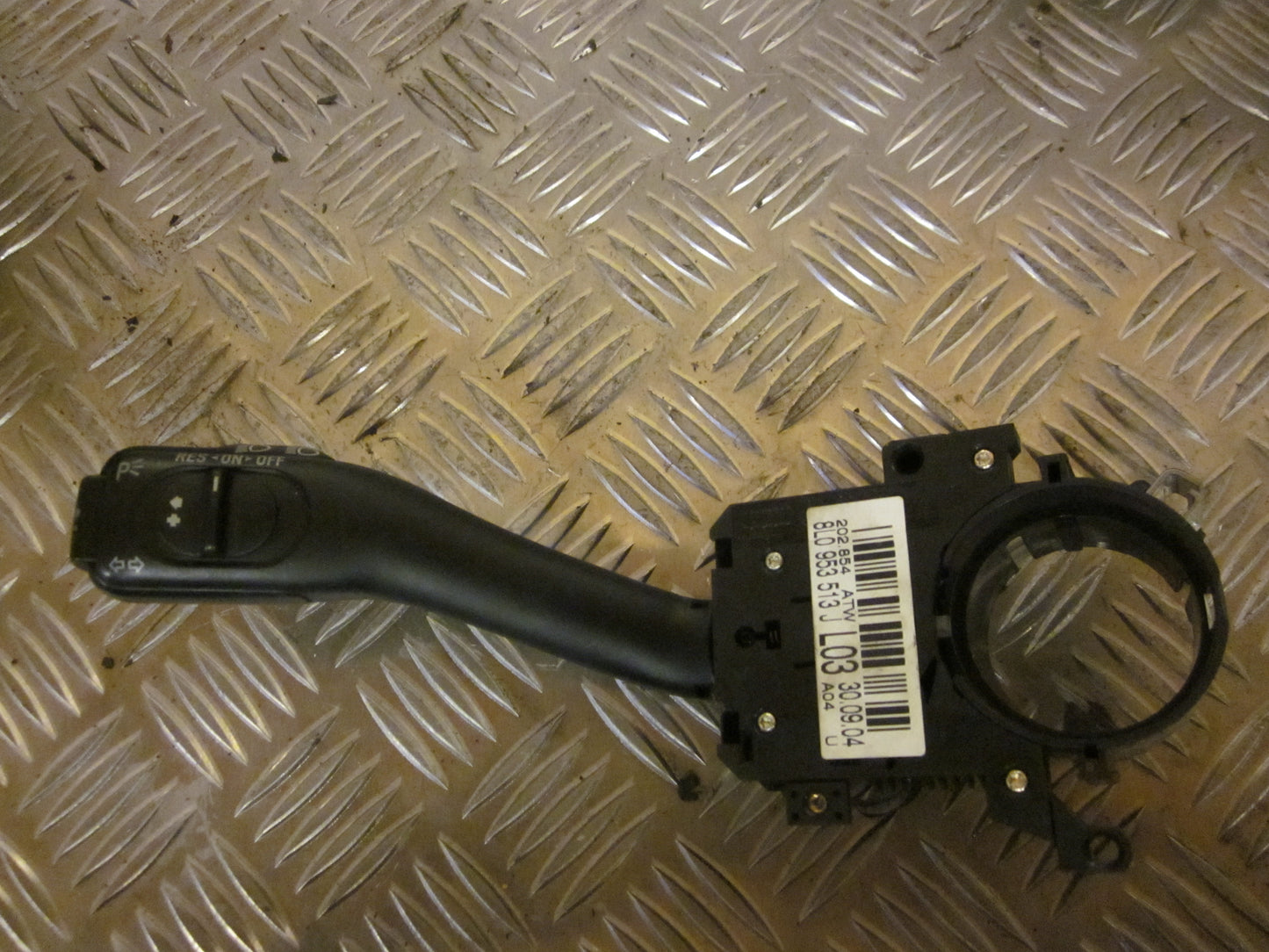 Skoda Fabia Kontakt Blink Med OEM Nr. 8L0953513J Fra Skoda Ophugger