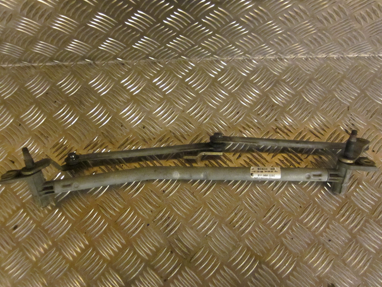 Skoda Fabia Viskertræk Med OEM Nr. 6Y1955603 Fra Skoda Ophugger