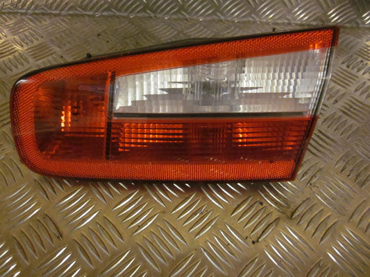 Renault Laguna 2 Baglygte Med OEM Nr. Ophugger Fra Renault Ophugger