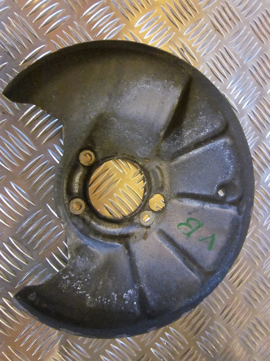 Mazda 626 GE Ankerplade Bag Med OEM Nr. Ophugger Fra Mazda Ophugger