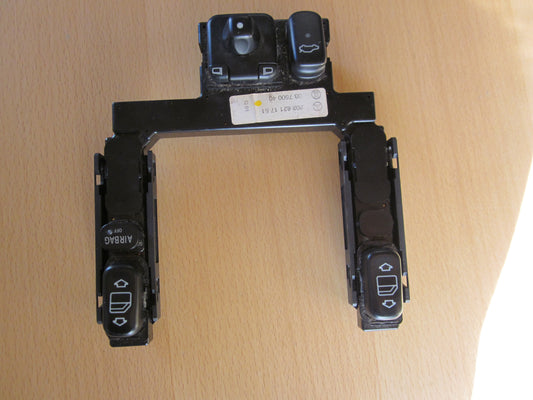 Mercedes C 180-280 W202 Kontakt Rudehejs Med OEM Nr. Ophugger Fra Mercedes Ophugger