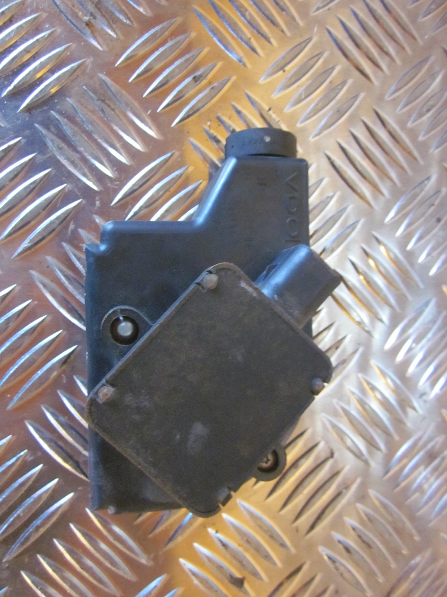 Peugeot 406 Speederkontakt Med OEM Nr. Ophugger Fra Peugeot Ophugger