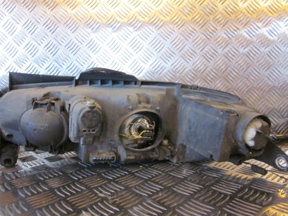 Peugeot 406 Forlygte Med OEM Nr. Ophugger Fra Peugeot Ophugger