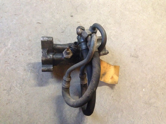 Audi 80/90 Oliefilterkonsol Med OEM Nr. Ophugger Fra Audi Ophugger