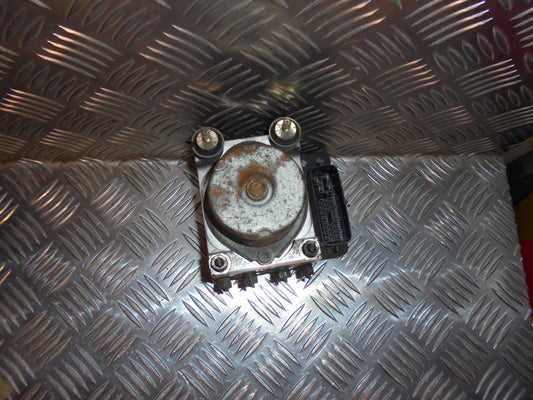 Mazda 626 GF/GW Abs Pumpe Med OEM Nr. MD42T40H22E2 Fra Mazda Ophugger