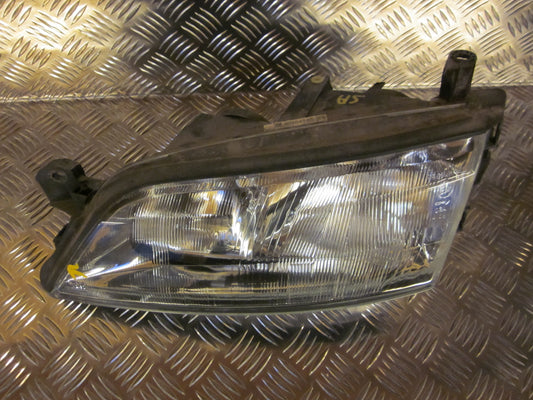 Opel Vectra B Forlygte Med OEM Nr. 90464145 Fra Opel Ophugger