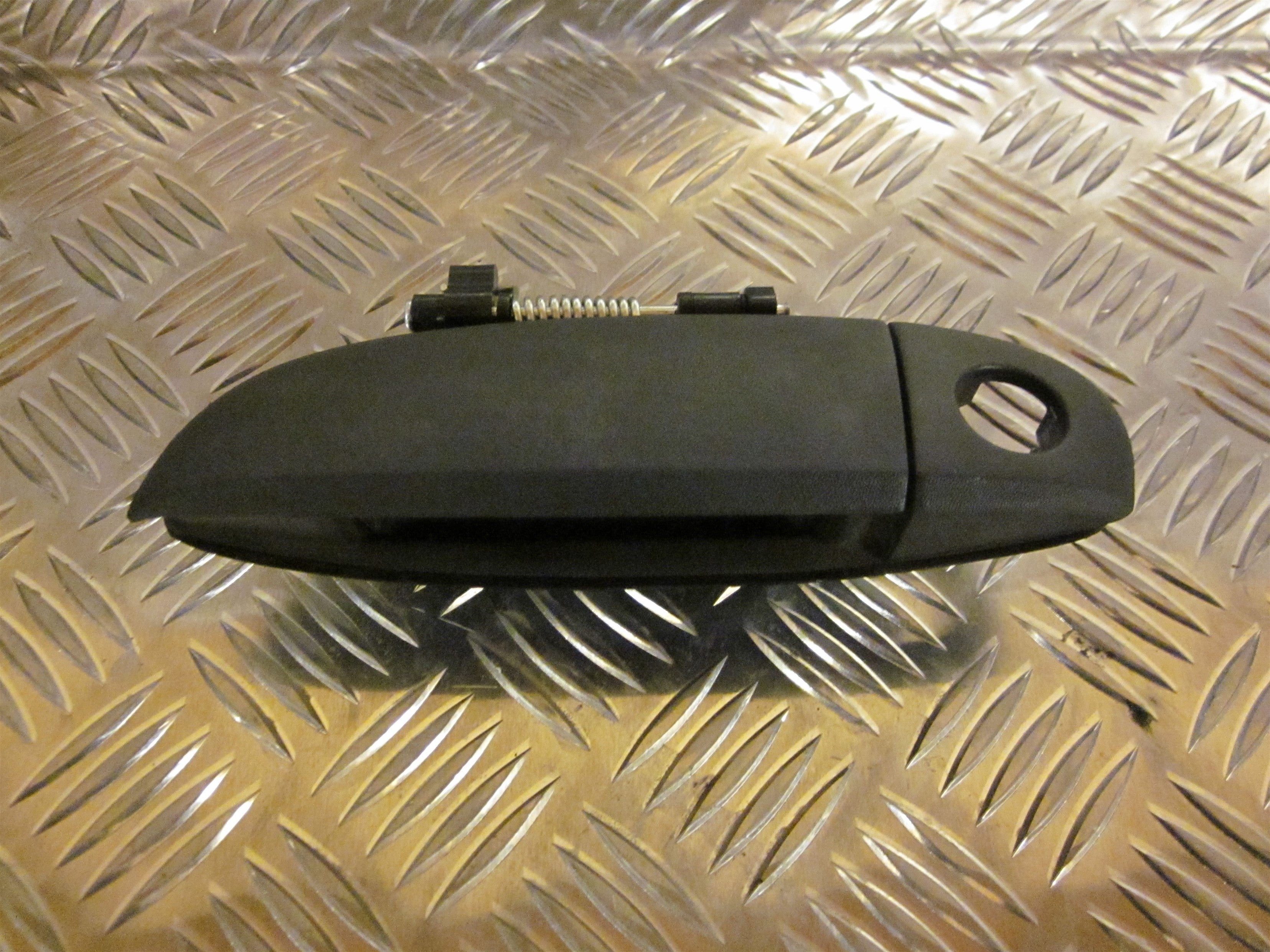 Hyundai I10 Håndtag Udvendig Med OEM Nr. 826500X000CA Fra Hyundai Ophugger