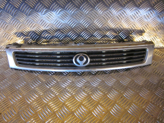 Mazda 626 GE Frontgitter Med OEM Nr. Ophugger Fra Mazda Ophugger