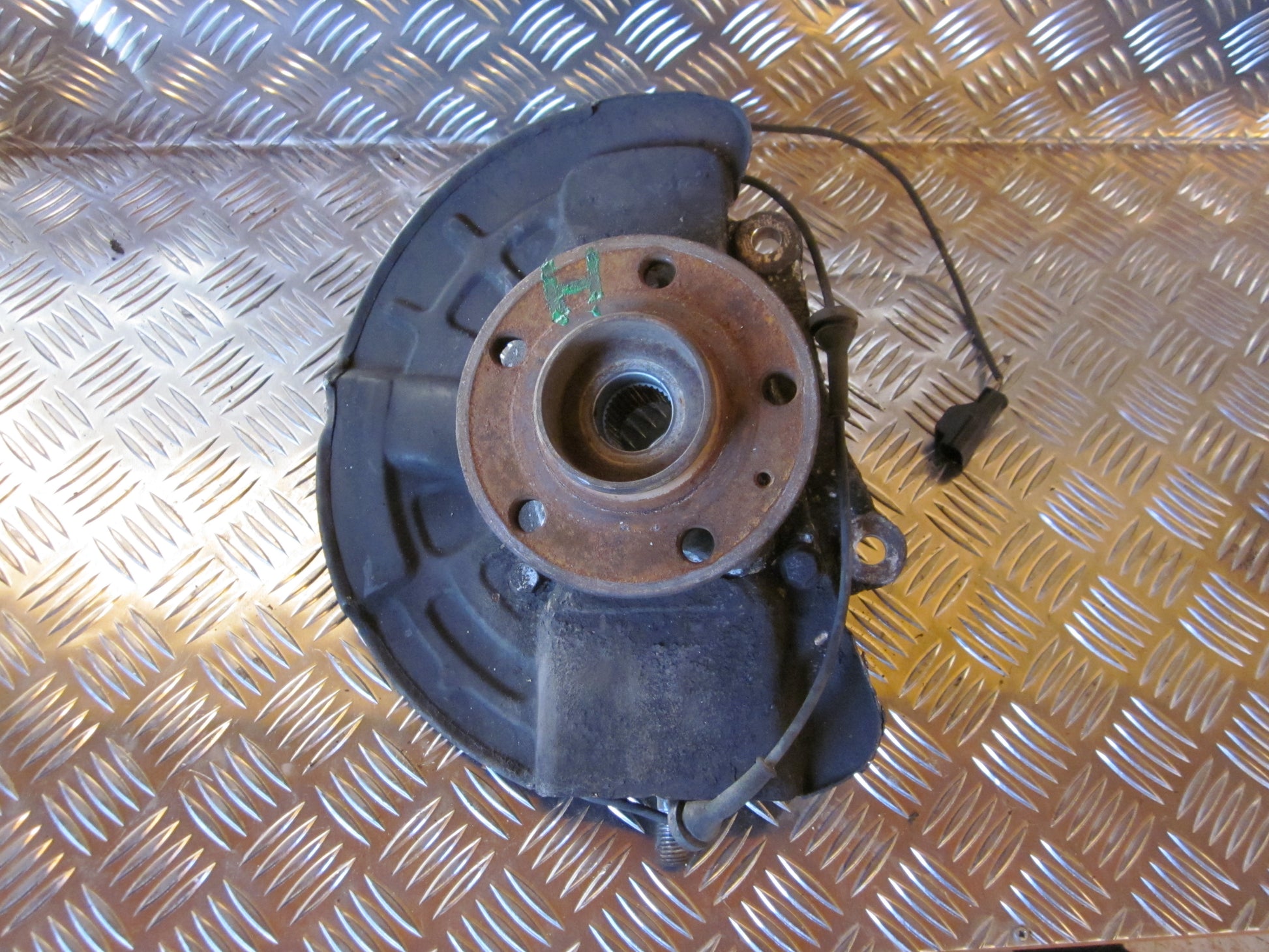 Volvo 80 Serie Spindel For H Med OEM Nr. Ophugger Fra Volvo Ophugger