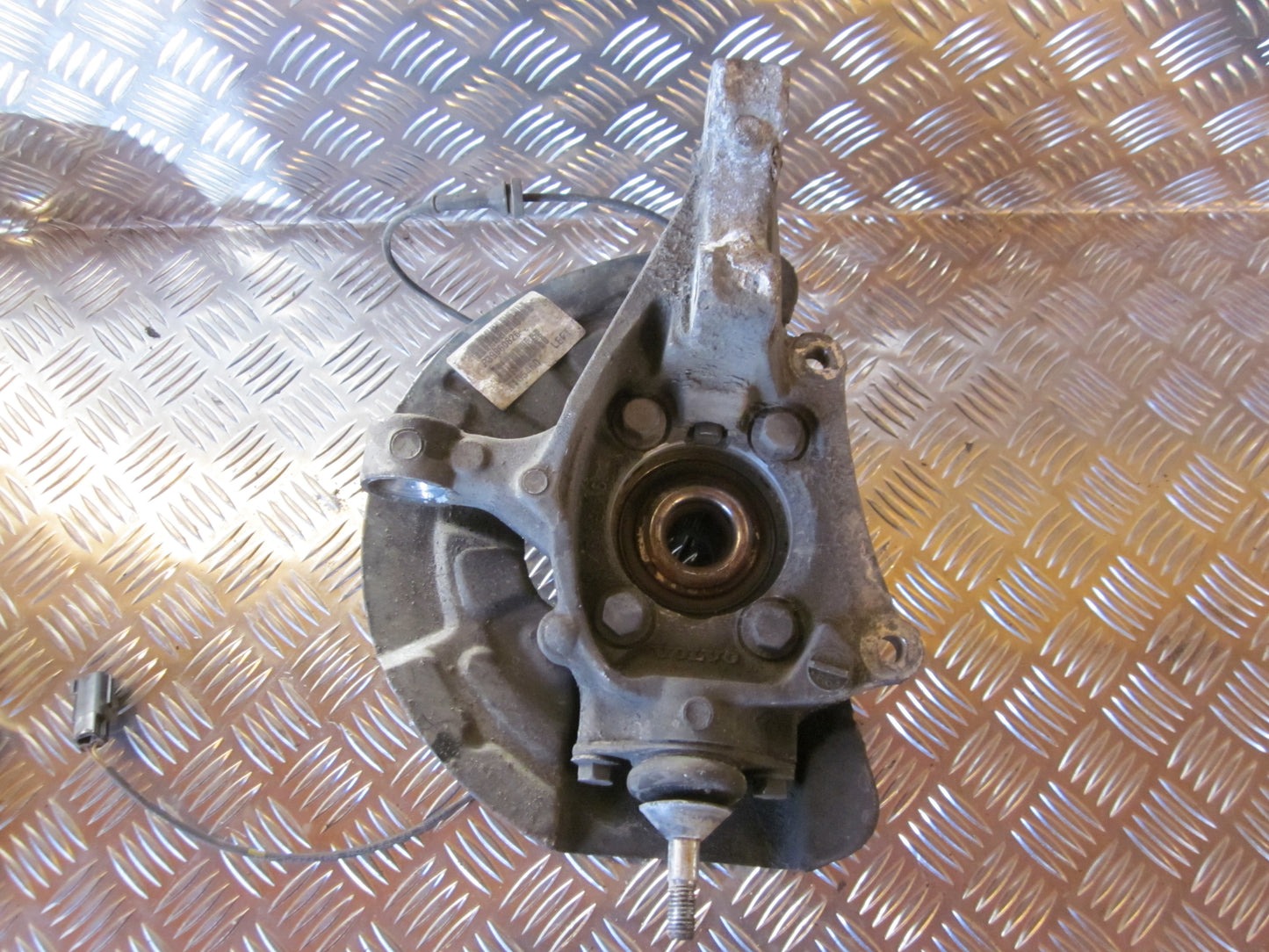 Volvo 80 Serie Spindel For V Med OEM Nr. Ophugger Fra Volvo Ophugger