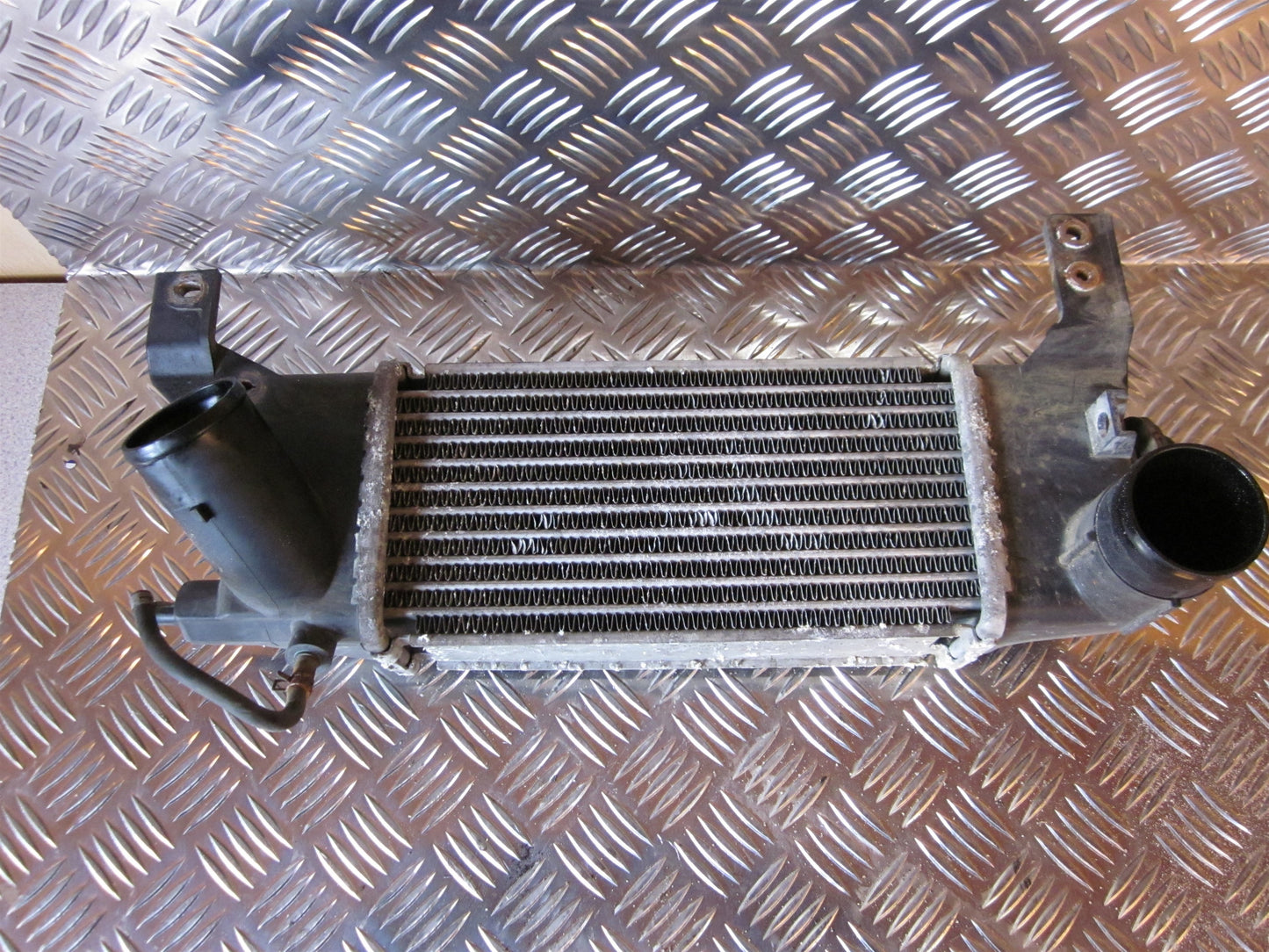 Mazda Premacy Køler Intercooler Med OEM Nr. Ophugger Fra Mazda Ophugger