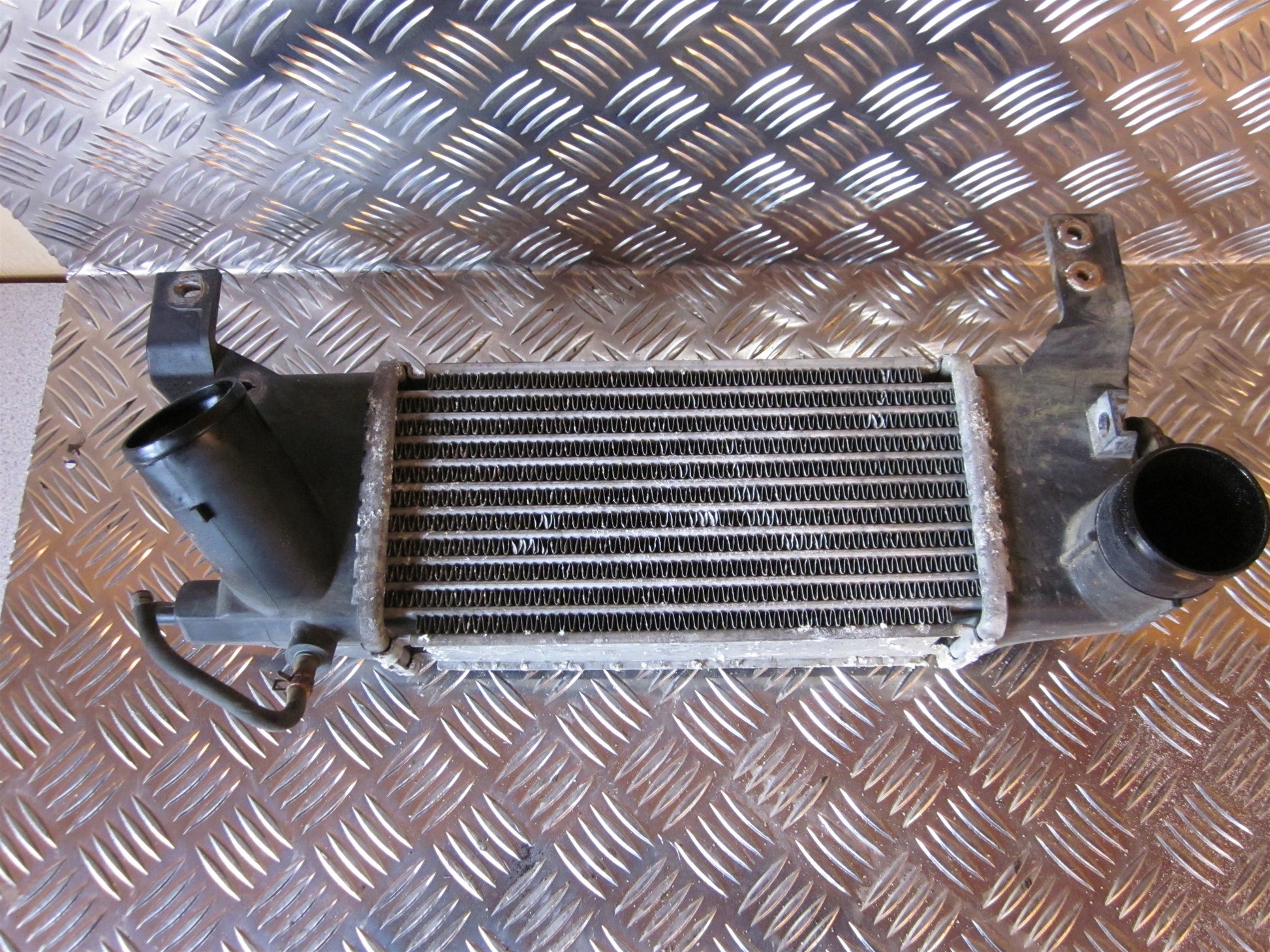 Mazda Premacy Køler Intercooler Med OEM Nr. Ophugger Fra Mazda Ophugger