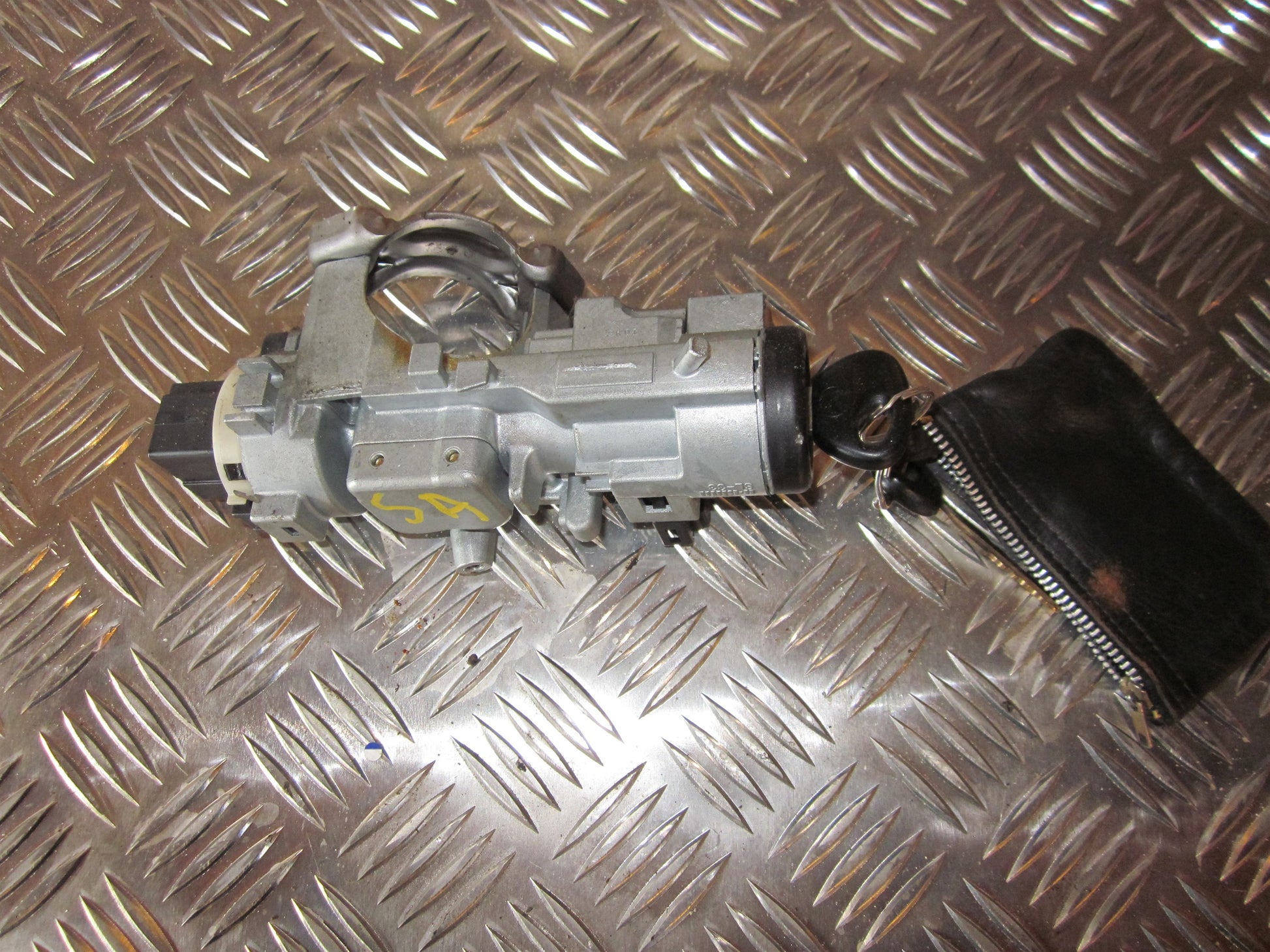 Mazda Premacy Ratlås Med OEM Nr. Ophugger Fra Mazda Ophugger