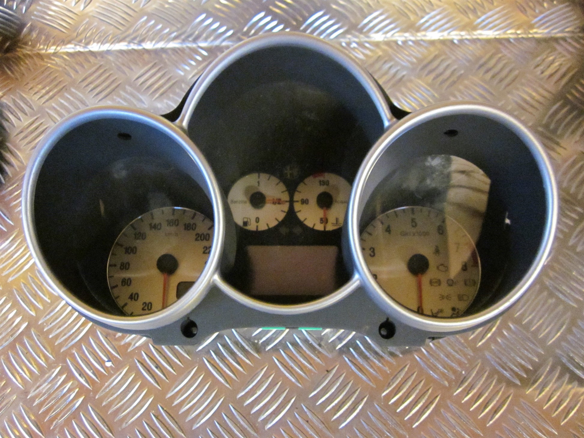 Alfa Romeo 147 Speedometer - Instrument Med OEM Nr. Ophugger Fra Alfa Romeo Ophugger