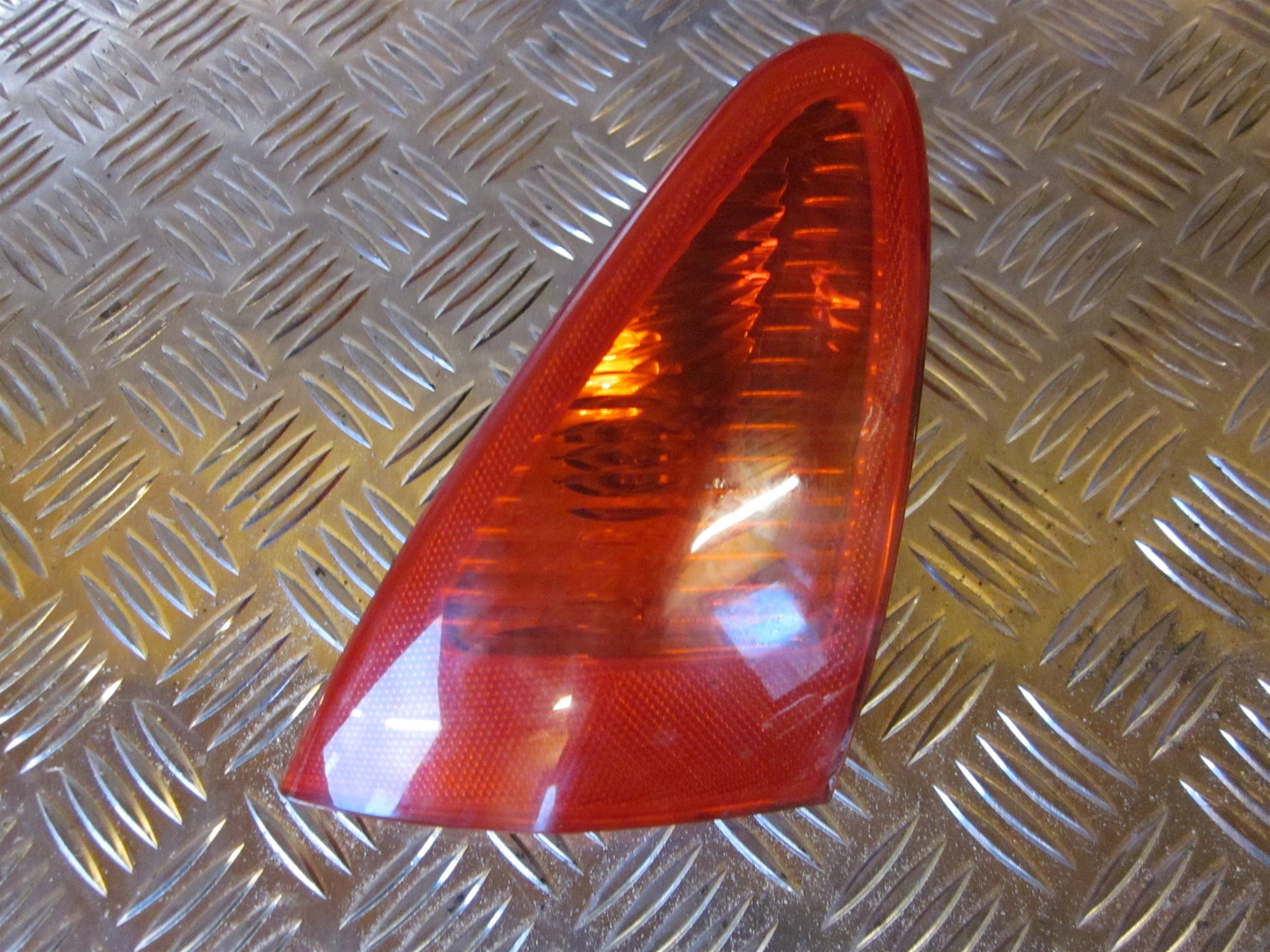 Alfa Romeo 147 Baglygte Med OEM Nr. Ophugger Fra Alfa Romeo Ophugger