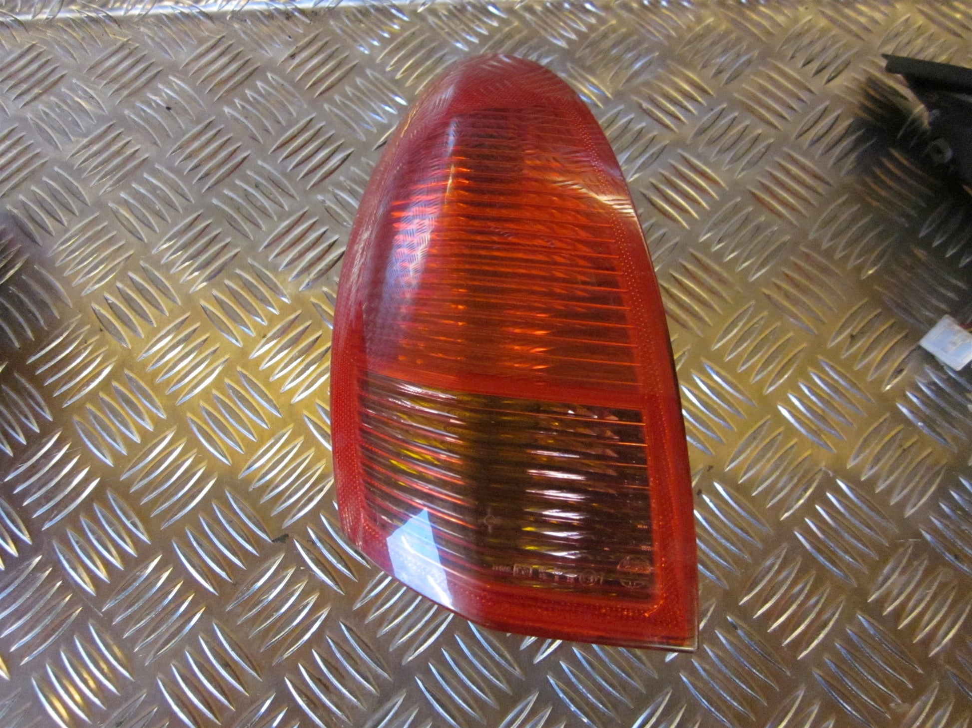 Alfa Romeo 147 Baglygte Med OEM Nr. Ophugger Fra Alfa Romeo Ophugger