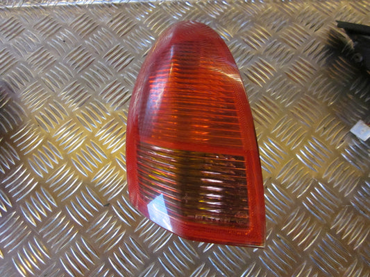Alfa Romeo 147 Baglygte Med OEM Nr. Ophugger Fra Alfa Romeo Ophugger