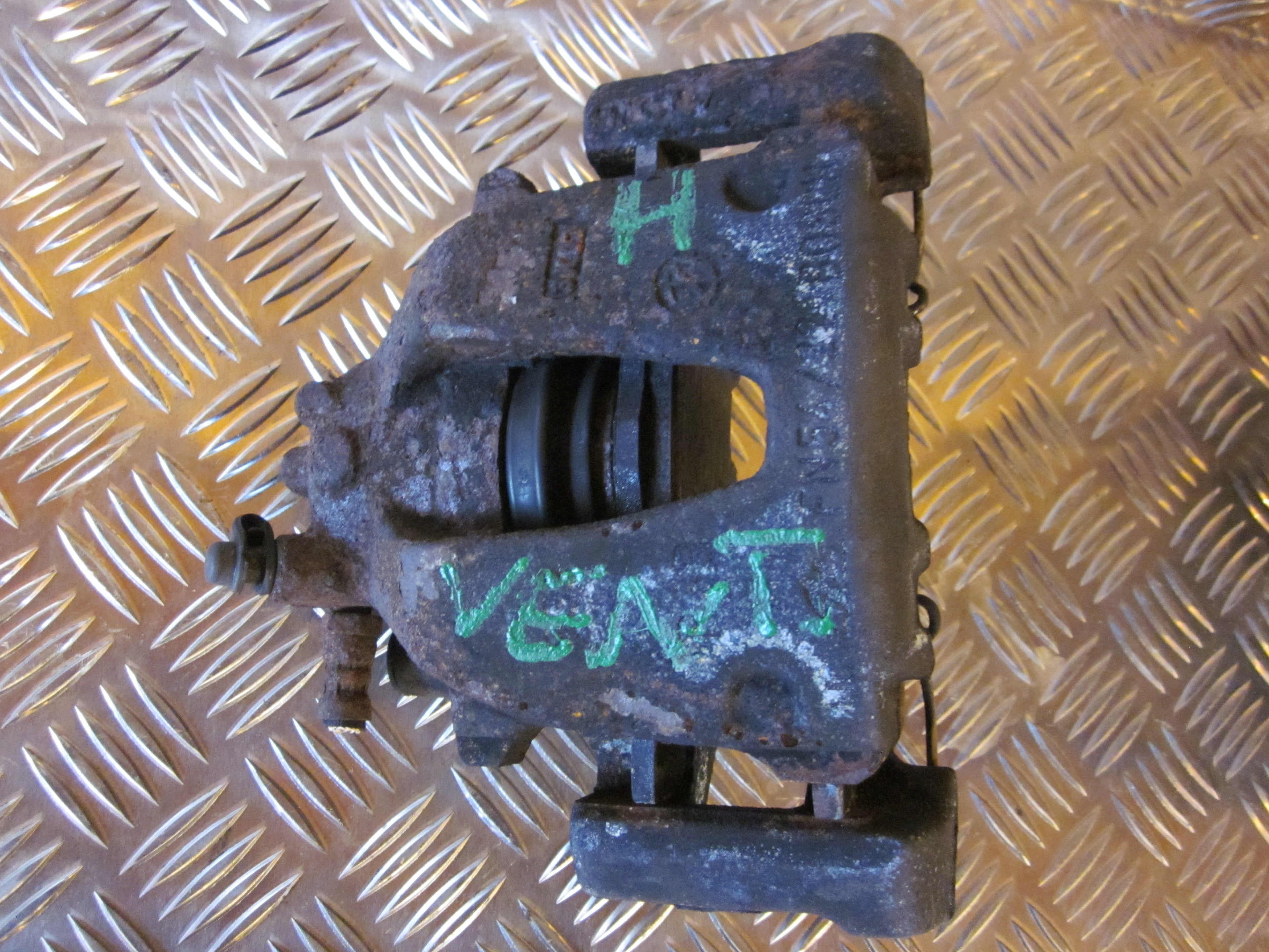 Alfa Romeo Alfa 147 Bremsekaliber Hf Med OEM Nr. Ophugger Fra Alfa Romeo Ophugger