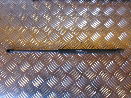 Alfa Romeo 147 Bagklapsdæmper Med OEM Nr. Ophugger Fra Alfa Romeo Ophugger