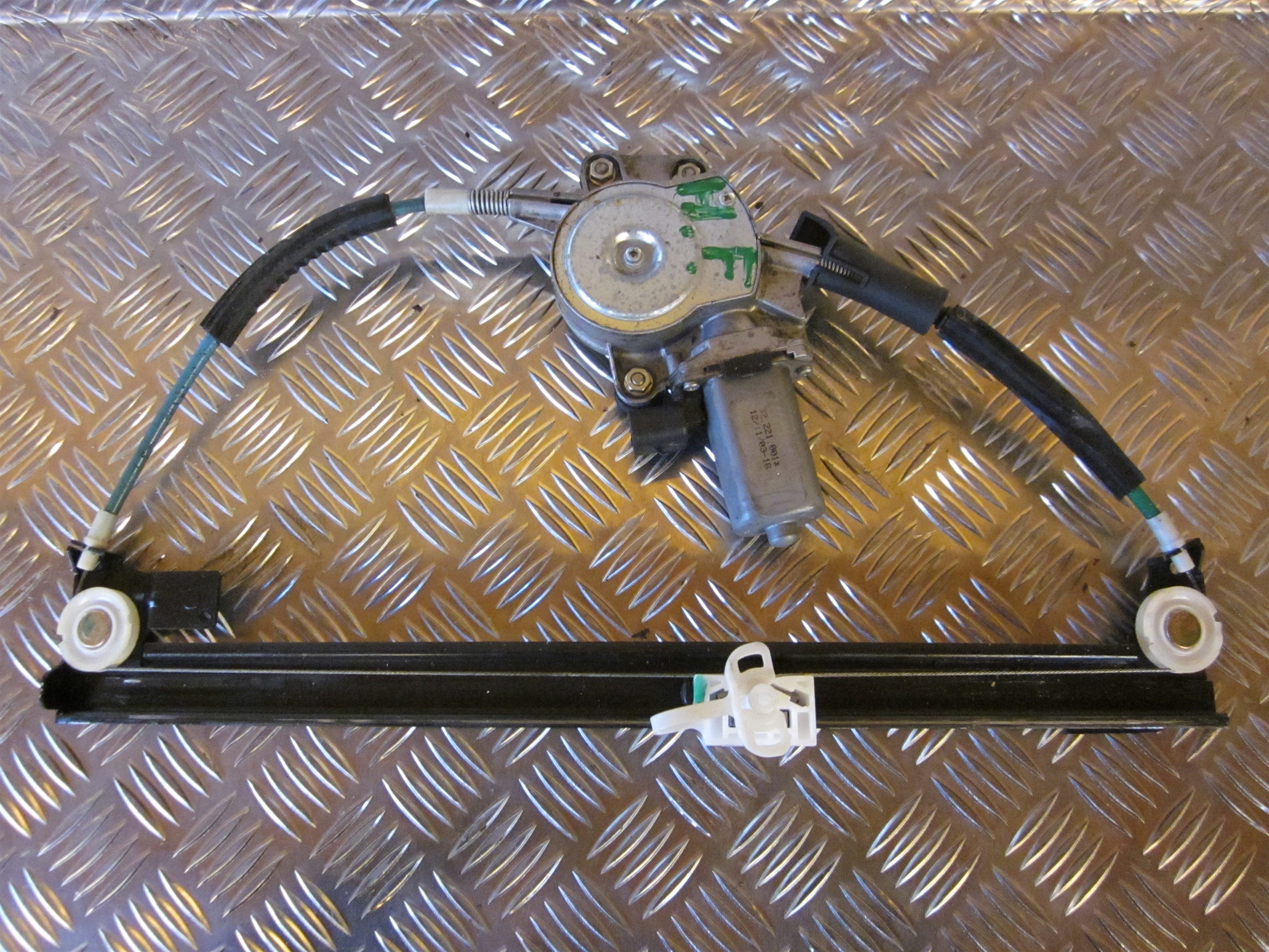 Alfa Romeo Alfa 147 Rudemotor - Rudehejs Med OEM Nr. Ophugger Fra Alfa Romeo Ophugger