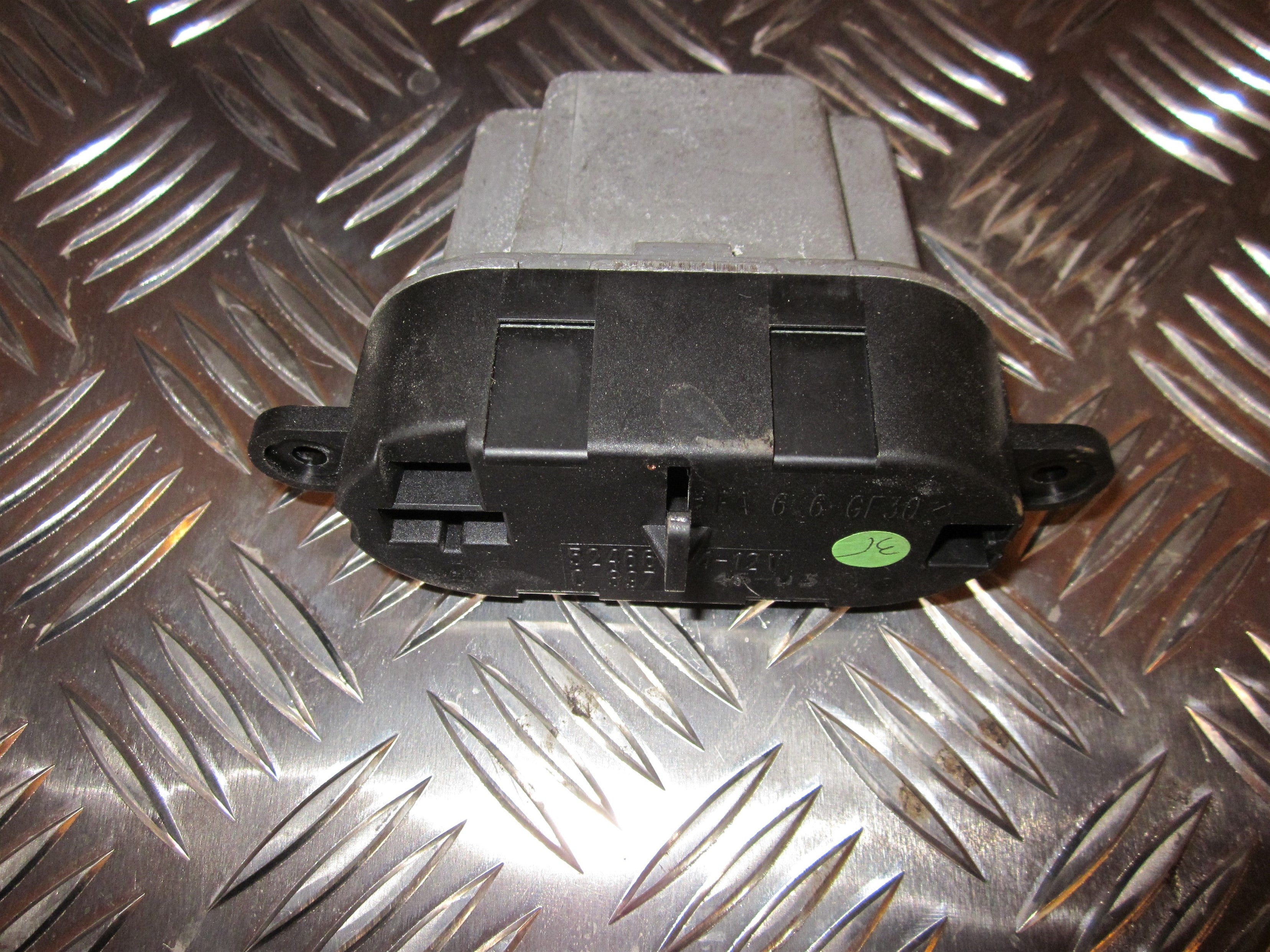 Alfa Romeo Alfa 147 Varmemodstand Med OEM Nr. Ophugger Fra Alfa Romeo Ophugger