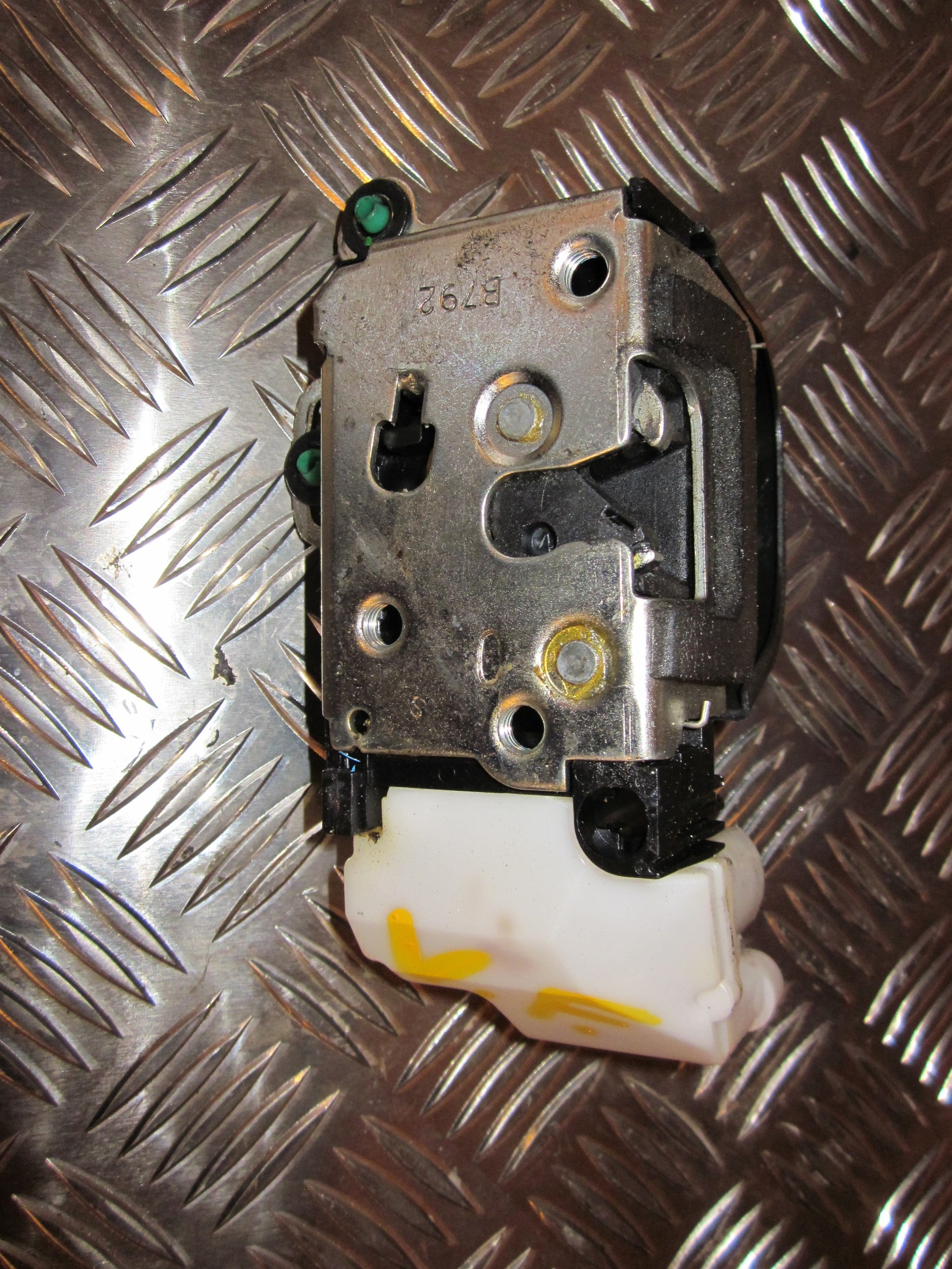 Alfa Romeo Alfa 147 Dørlås Med OEM Nr. Ophugger Fra Alfa Romeo Ophugger
