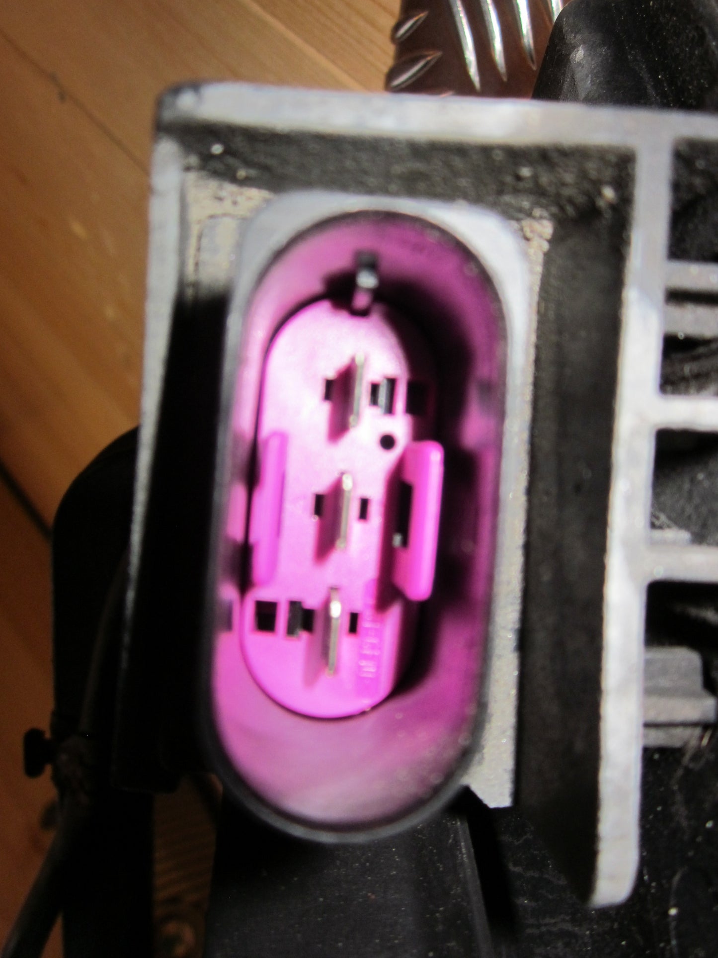 Skoda Fabia Kølerblæser El Med OEM Nr. 6Q0121207N Fra Skoda Ophugger