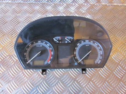 Skoda Fabia Speedometer - Instrument Med OEM Nr. 6Y0920881D Fra Skoda Ophugger