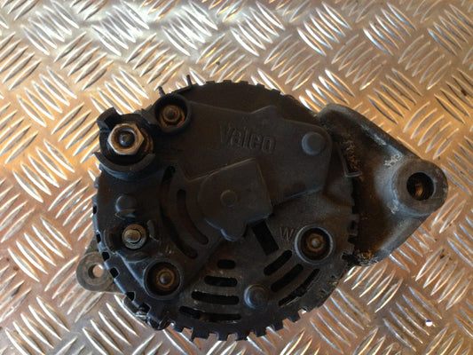 Peugeot 405 Generator Med OEM Nr. 3140086CB0 Fra Peugeot Ophugger