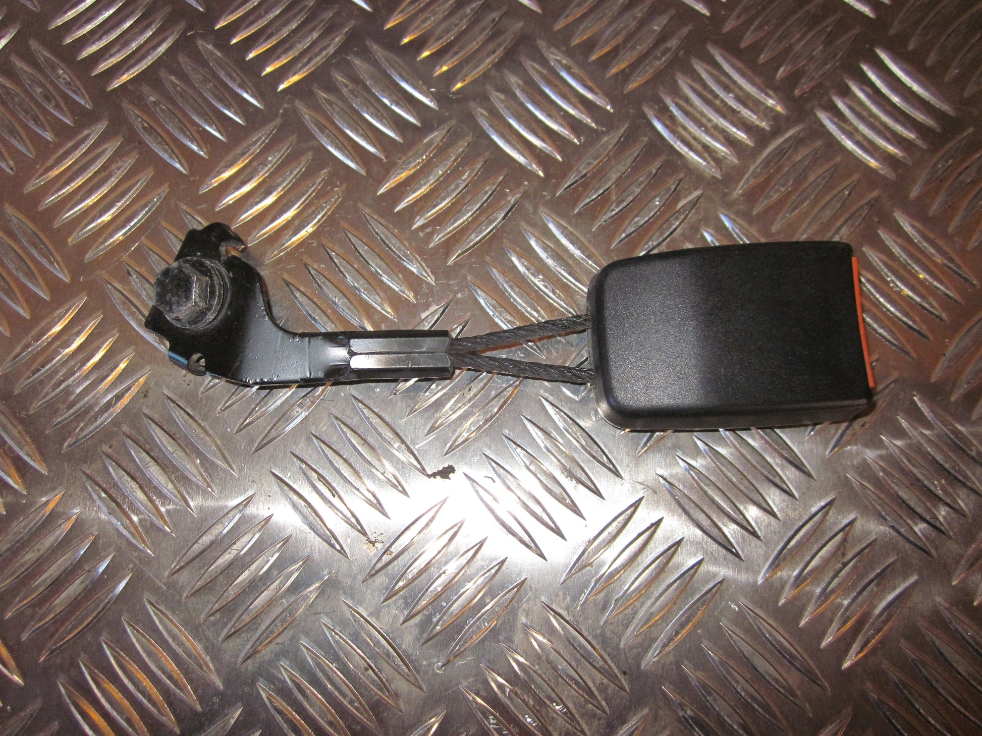 Suzuki Wagon R Seleholder (/-Lås) Med OEM Nr. Ophugger Fra Suzuki Ophugger