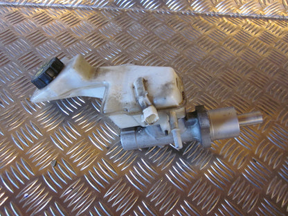 Mazda 3 BK Bremsehovedcylinder Med OEM Nr. Ophugger Fra Mazda Ophugger