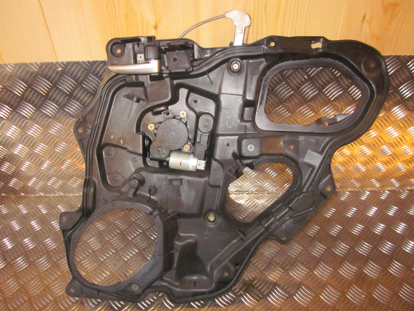 Mazda 3 BK Rudemotor - Rudehejs Med OEM Nr. Ophugger Fra Mazda Ophugger