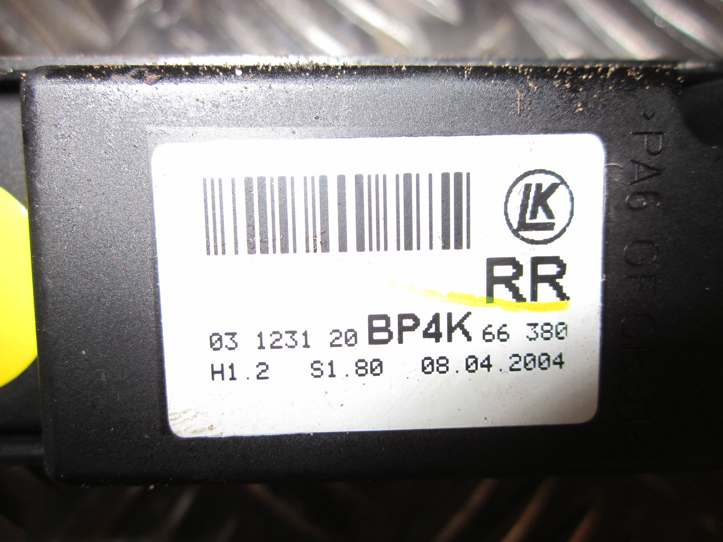 Mazda 3 BK Kontakt Rudehejs Med OEM Nr. Ophugger Fra Mazda Ophugger