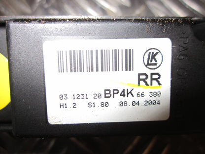 Mazda 3 BK Kontakt Rudehejs Med OEM Nr. Ophugger Fra Mazda Ophugger