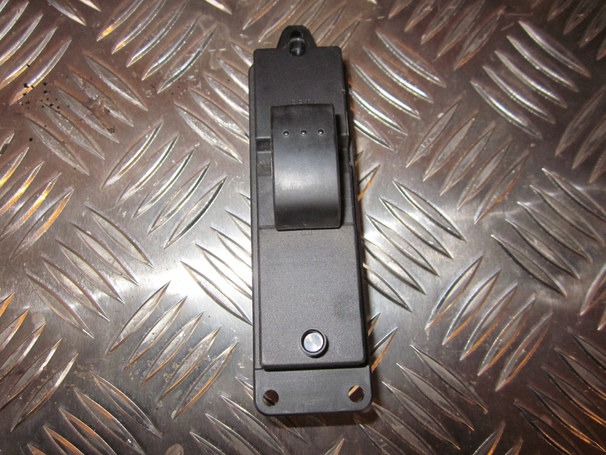 Mazda 3 BK Kontakt Rudehejs Med OEM Nr. Ophugger Fra Mazda Ophugger