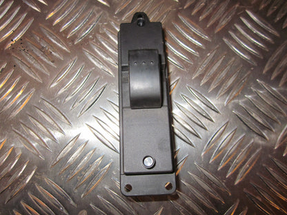 Mazda 3 BK Kontakt Rudehejs Med OEM Nr. Ophugger Fra Mazda Ophugger