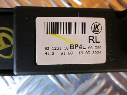 Mazda 3 BK Kontakt Rudehejs Med OEM Nr. Ophugger Fra Mazda Ophugger