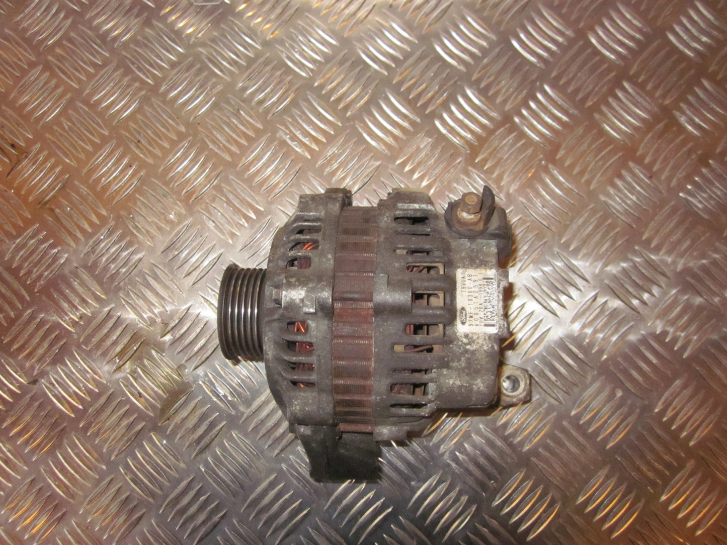 Ford Fiesta 4+5 Generator Med OEM Nr. A005TA2591 Fra Ford Ophugger