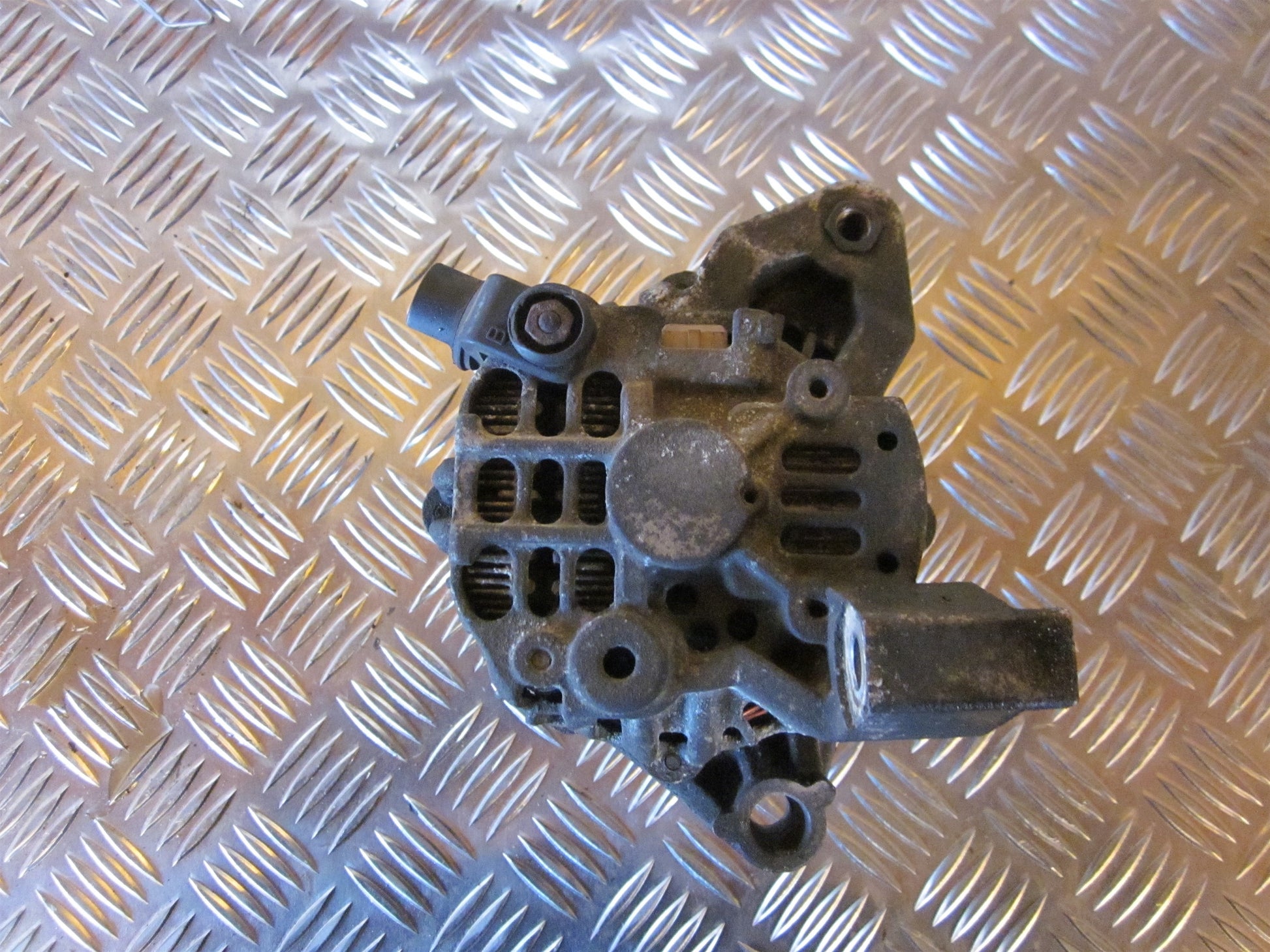 Ford Fiesta 4+5 Generator Med OEM Nr. A005TA2591 Fra Ford Ophugger