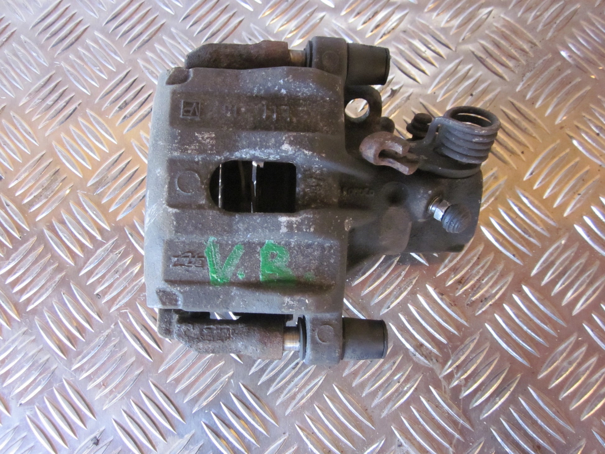 Mazda 3 BK Bremsekaliber VB Med OEM Nr. Ophugger Fra Mazda Ophugger