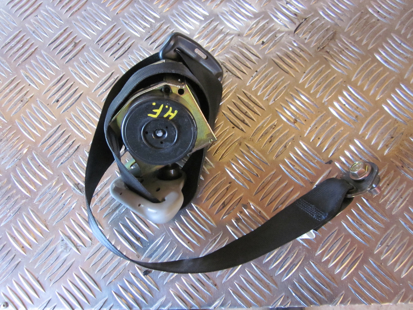 Mazda 3 BK Sikkerhedsseler For Med OEM Nr. 603157000 Fra Mazda Ophugger
