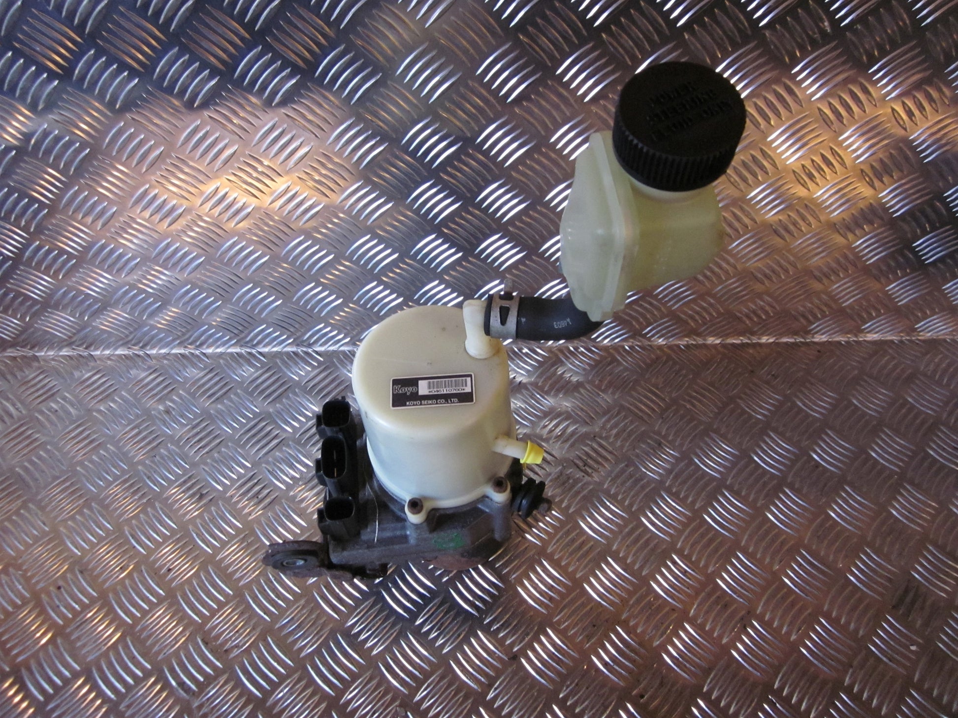 Mazda 3 BK Servopumpe Med OEM Nr. Ophugger Fra Mazda Ophugger