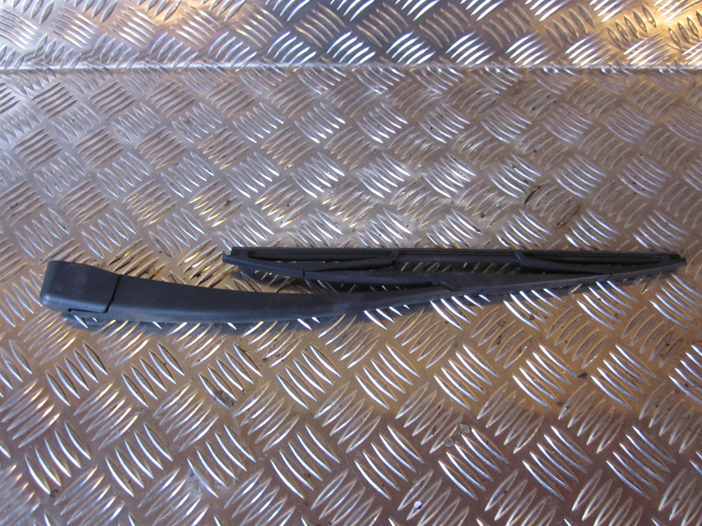 Mazda 3 BK Viskerarm Med OEM Nr. Ophugger Fra Mazda Ophugger