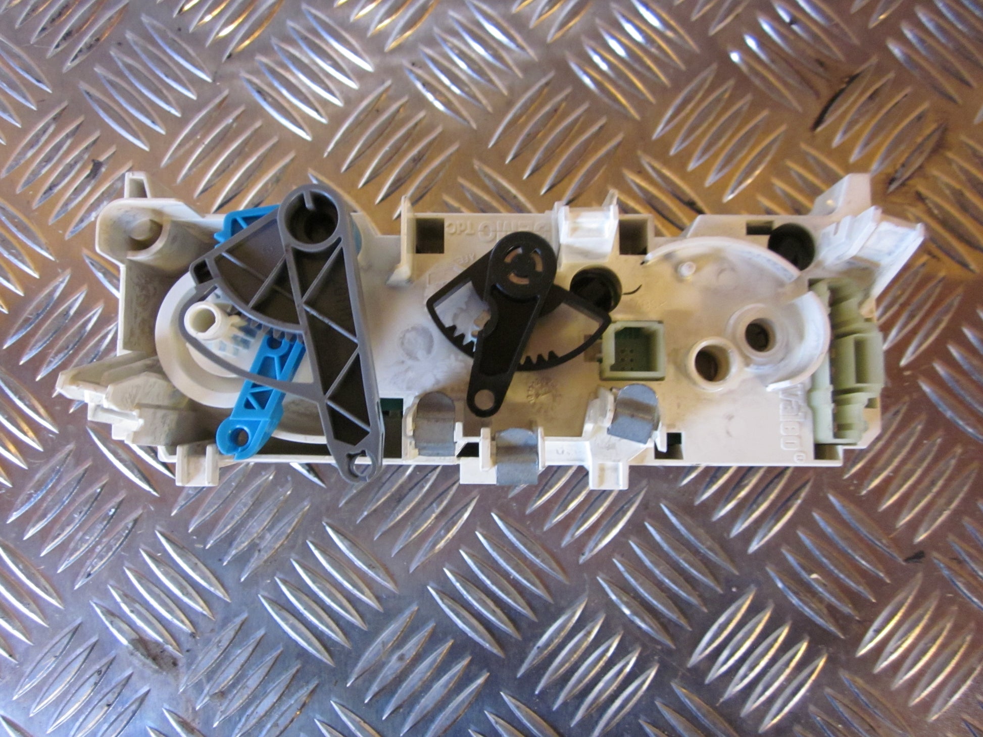 Peugeot Partner Varmeregulering Med OEM Nr. Ophugger Fra Peugeot Ophugger